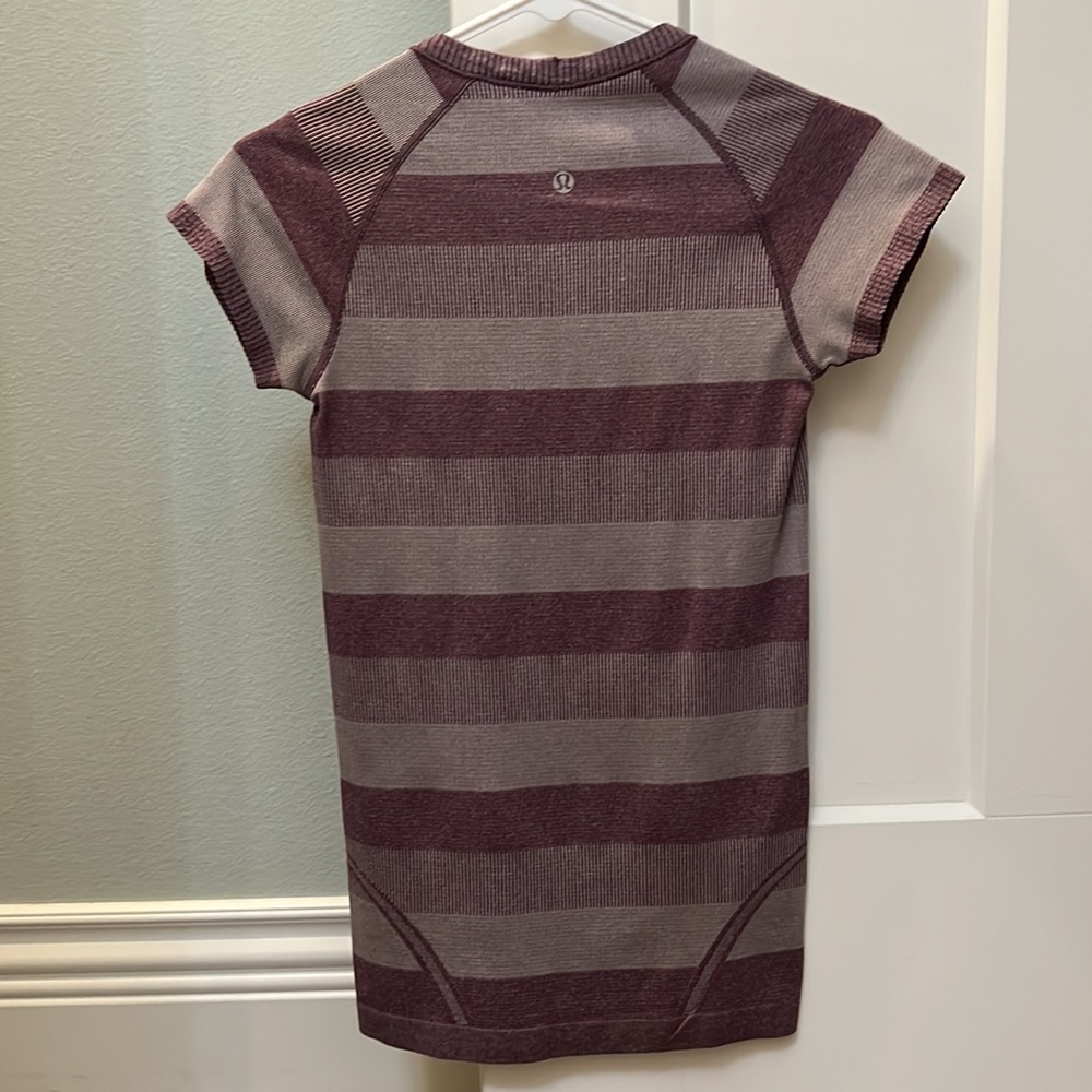 Lululemon Like New, Barely Worn, Swiftly Tech Sho… - image 4